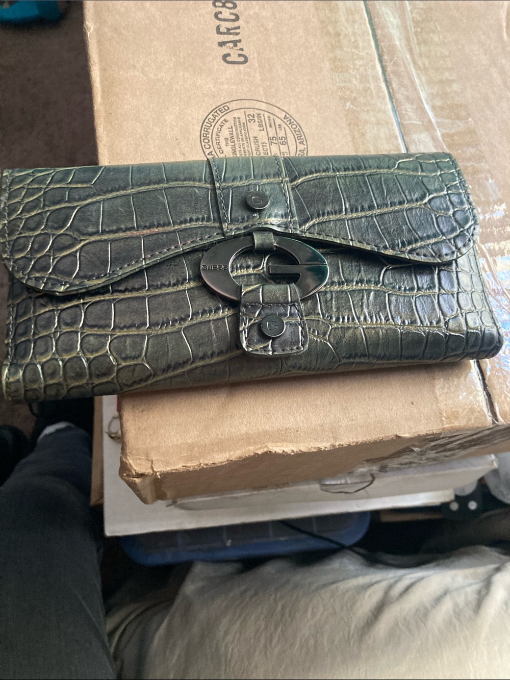 Vintage Guess Croc-Embossed Dark Green Leather Wallet Clutch